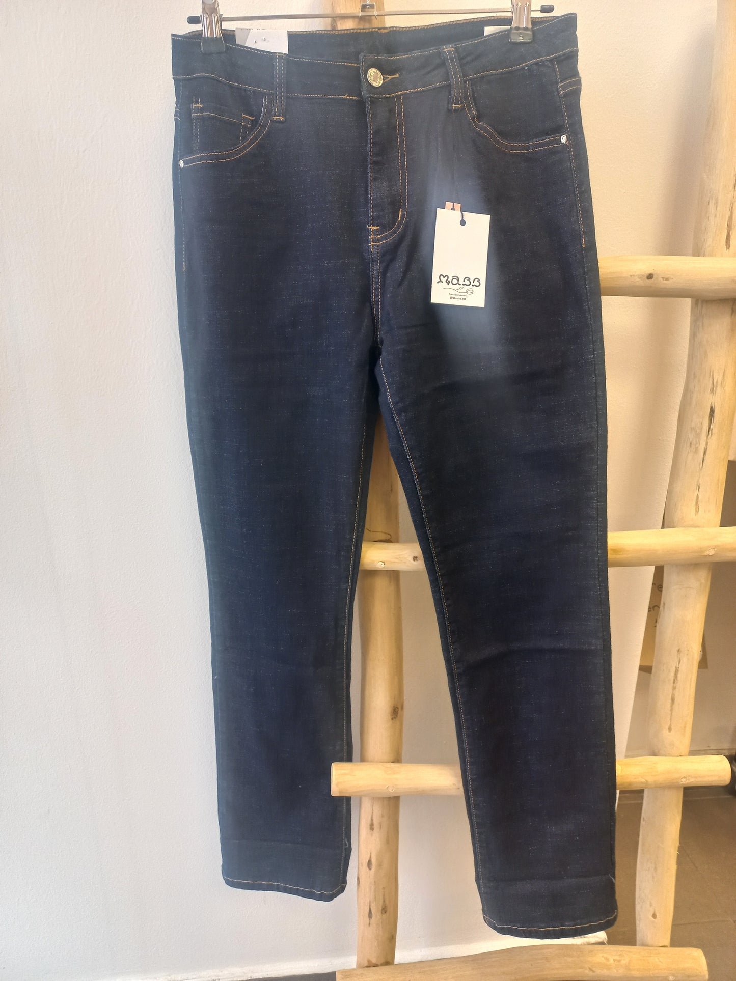 Pantalón Vaquero filo rojo por dentro
